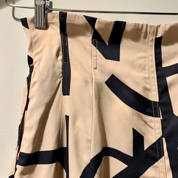 H&M Viscose Twill Shorts - Picture 6 of 8